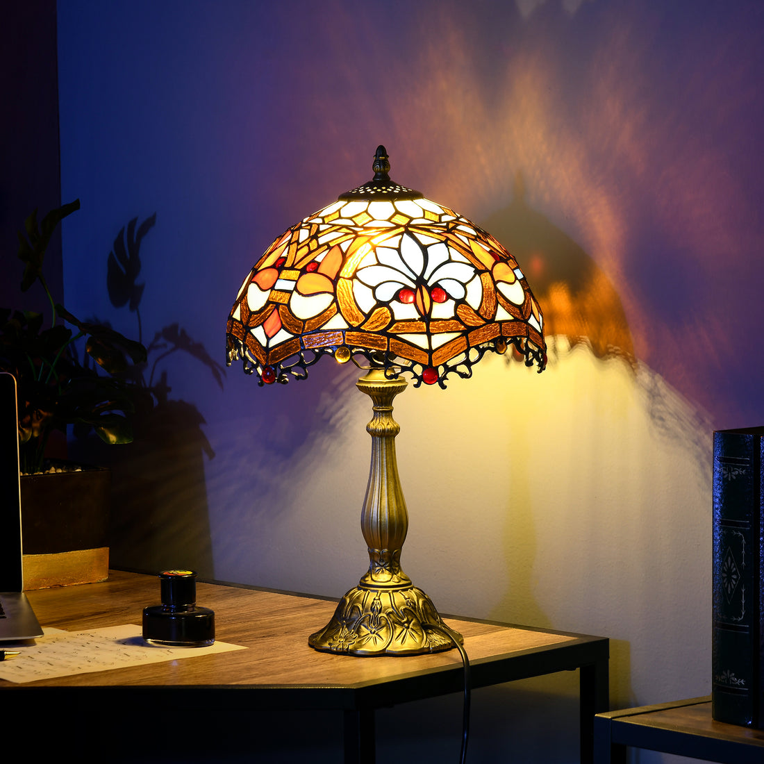 HOMCOM Stained Glass Table Lamp, Handcrafted Artisan Collectible, Suitable for Living Room and Bedside, Multi-Coloured, ?31 x 48Hcm, Zinc Alloy.