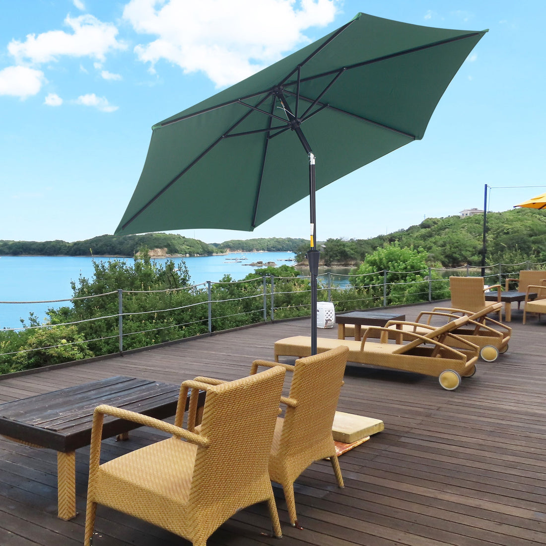 2.6M Garden Parasol Umbrella with Tilt and Crank, Outdoor Sun Parasol Sunshade Shelter with Aluminium Frame, Green